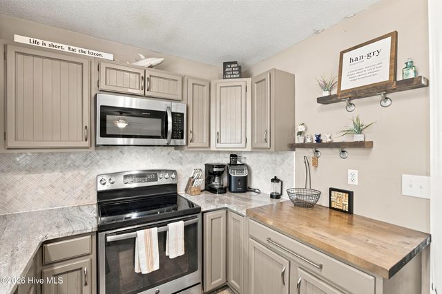 321 NE 60th Street, Oak Island, NC 28465