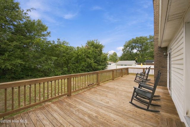 321 NE 60th Street, Oak Island, NC 28465