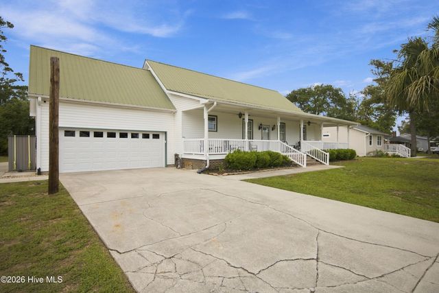 321 NE 60th Street, Oak Island, NC 28465