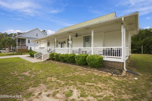 321 NE 60th Street, Oak Island, NC 28465