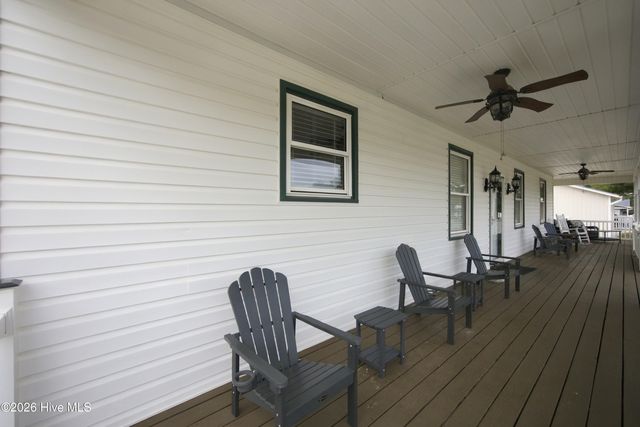 321 NE 60th Street, Oak Island, NC 28465
