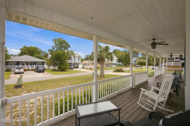 321 NE 60th Street, Oak Island, NC 28465