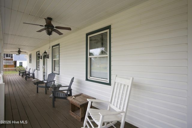 321 NE 60th Street, Oak Island, NC 28465