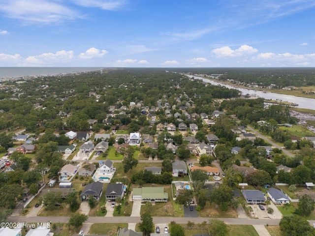 321 NE 60th Street, Oak Island, NC 28465