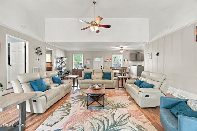 321 NE 60th Street, Oak Island, NC 28465