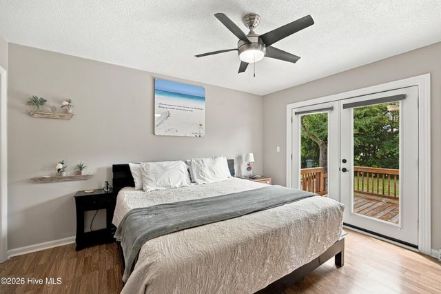 321 NE 60th Street, Oak Island, NC 28465
