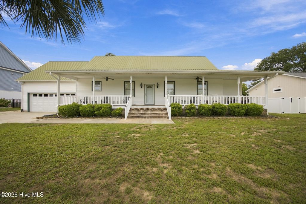 321 NE 60th Street, Oak Island, NC 28465