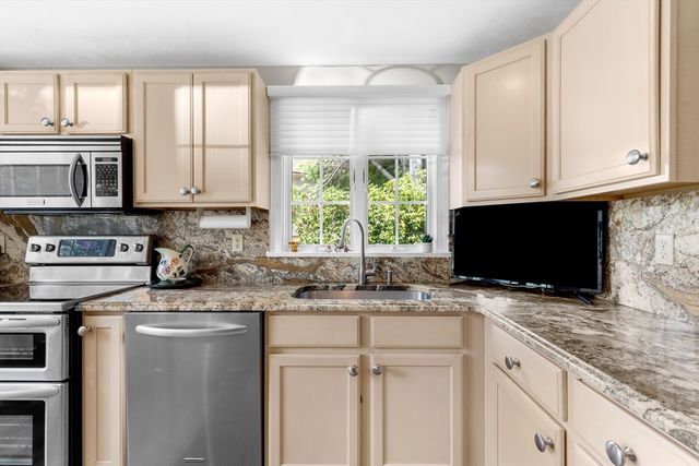 20 Bishops Park 20, Mashpee, MA 02649