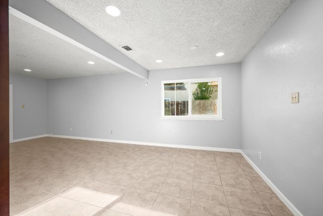 5631 Wardell Way, Sacramento, CA 95823