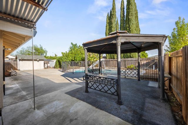 5631 Wardell Way, Sacramento, CA 95823