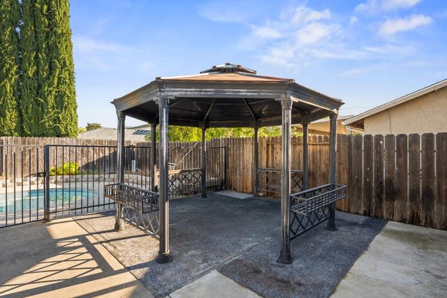 5631 Wardell Way, Sacramento, CA 95823