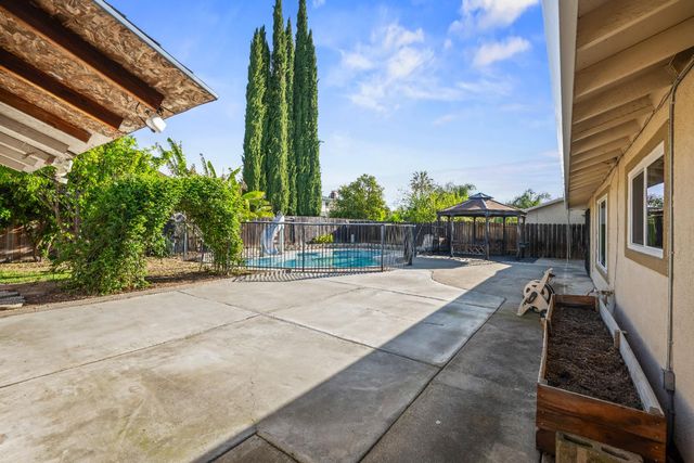 5631 Wardell Way, Sacramento, CA 95823