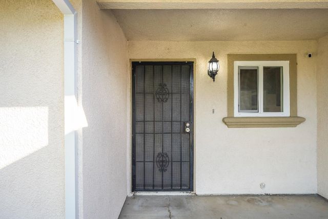 5631 Wardell Way, Sacramento, CA 95823