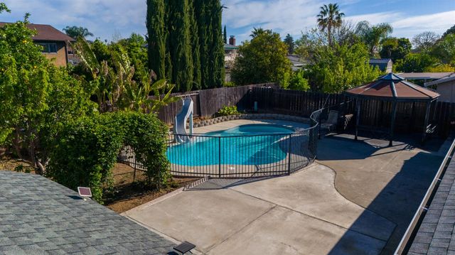 5631 Wardell Way, Sacramento, CA 95823