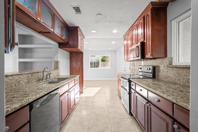 5631 Wardell Way, Sacramento, CA 95823