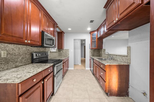 5631 Wardell Way, Sacramento, CA 95823