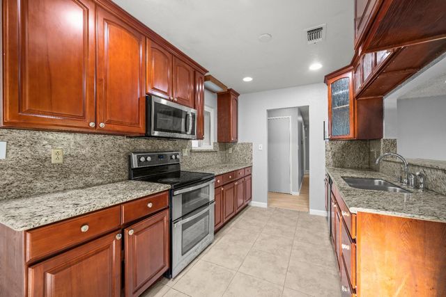 5631 Wardell Way, Sacramento, CA 95823