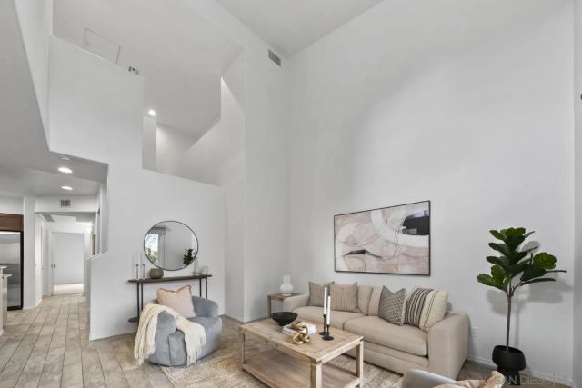 5422 Zeil Pl, San Diego, CA 92105