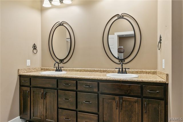 13789 Brandon James, Northport, AL 35475