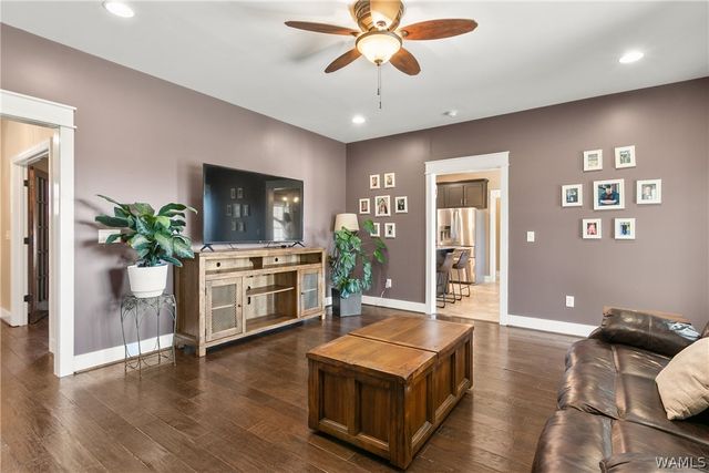 13789 Brandon James, Northport, AL 35475