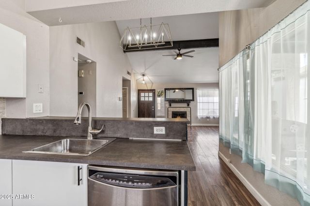 2129 W Rose Garden Lane, Phoenix, AZ 85027