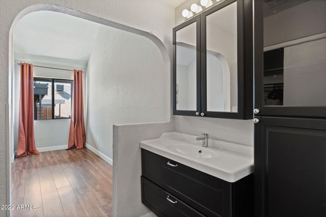 2129 W Rose Garden Lane, Phoenix, AZ 85027