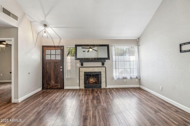 2129 W Rose Garden Lane, Phoenix, AZ 85027