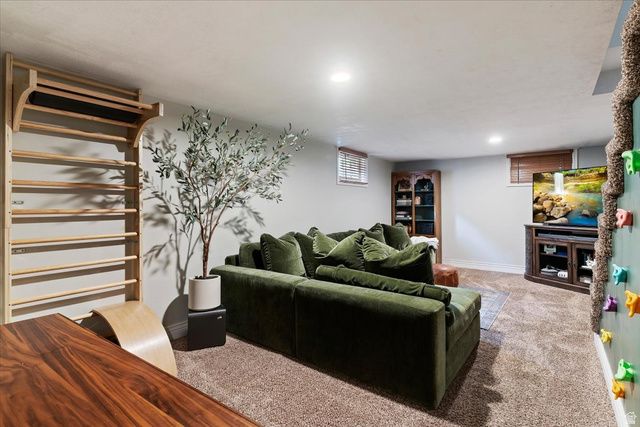 3935 NORDIN AVE, South Ogden, UT 84403