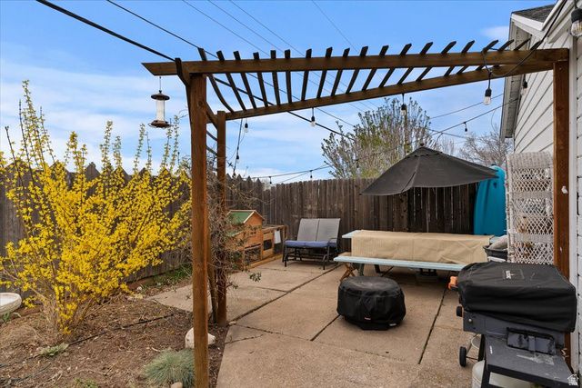 3935 NORDIN AVE, South Ogden, UT 84403