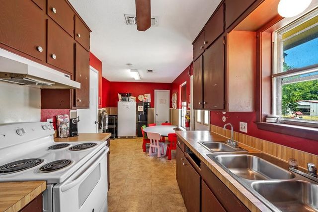 308 Front Street, Pottsboro, TX 75076