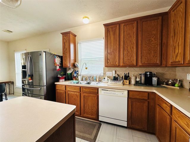 2316 Highland Crossing Drive, Conroe, TX 77304