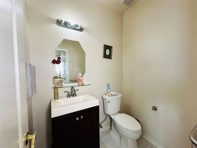 2316 Highland Crossing Drive, Conroe, TX 77304