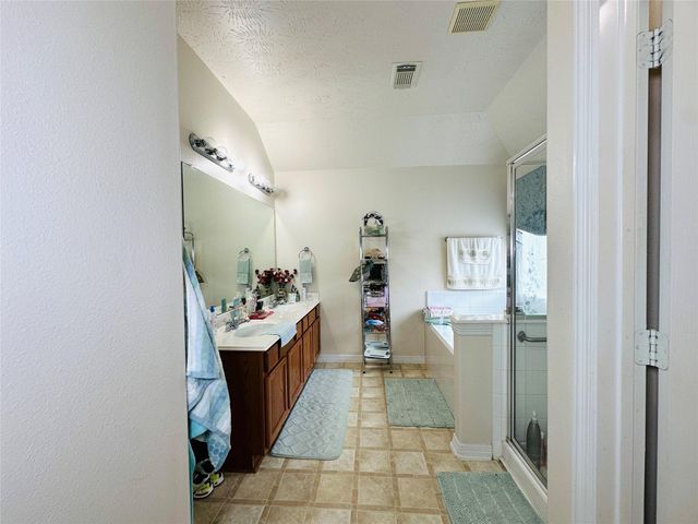 2316 Highland Crossing Drive, Conroe, TX 77304