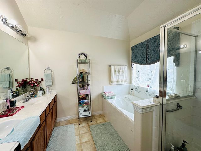 2316 Highland Crossing Drive, Conroe, TX 77304