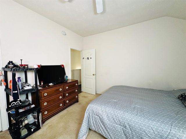 2316 Highland Crossing Drive, Conroe, TX 77304