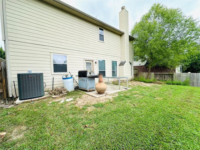 2316 Highland Crossing Drive, Conroe, TX 77304