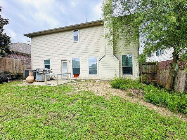 2316 Highland Crossing Drive, Conroe, TX 77304