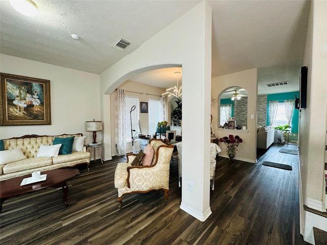 2316 Highland Crossing Drive, Conroe, TX 77304