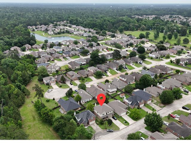 2316 Highland Crossing Drive, Conroe, TX 77304