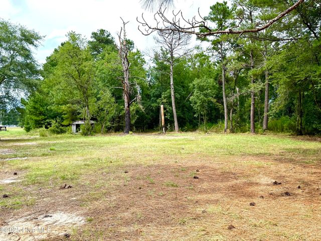 14043 Nc 210, Roseboro, NC 28382
