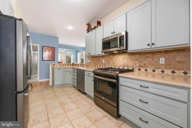 10 SEAGULL DR, Little Egg Harbor Twp, NJ 08087