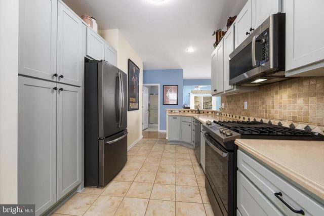 10 SEAGULL DR, Little Egg Harbor Twp, NJ 08087