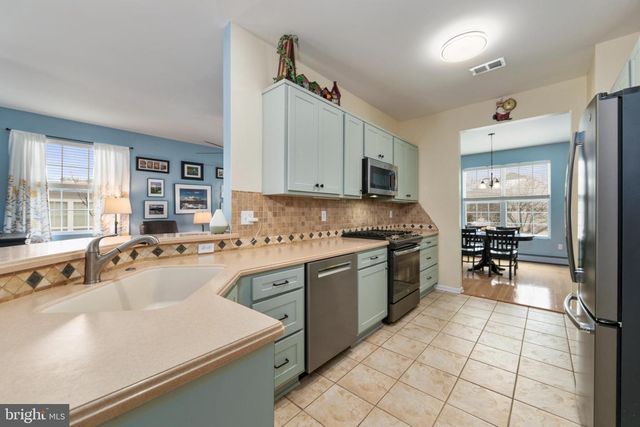 10 SEAGULL DR, Little Egg Harbor Twp, NJ 08087