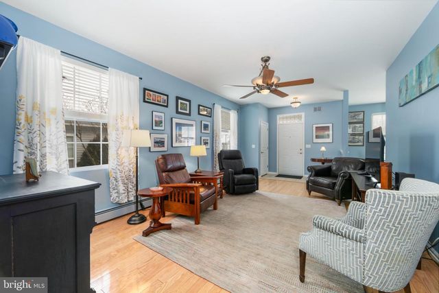 10 SEAGULL DR, Little Egg Harbor Twp, NJ 08087