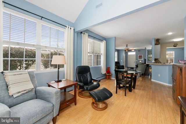 10 SEAGULL DR, Little Egg Harbor Twp, NJ 08087