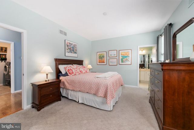 10 SEAGULL DR, Little Egg Harbor Twp, NJ 08087