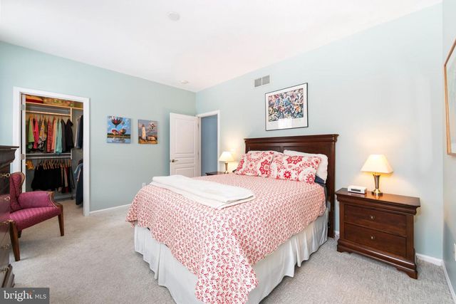 10 SEAGULL DR, Little Egg Harbor Twp, NJ 08087