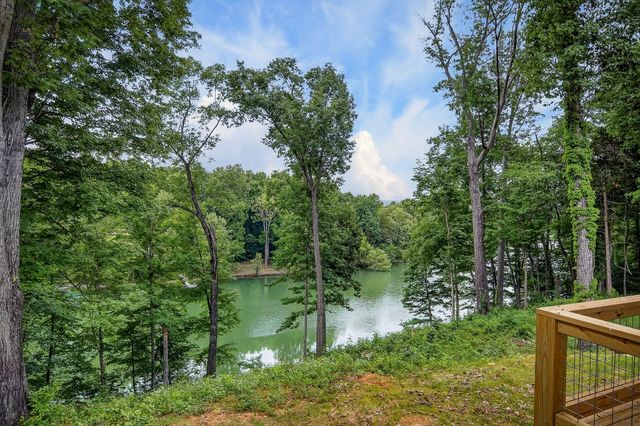 253 River Front Dr, Sparta, TN 38583