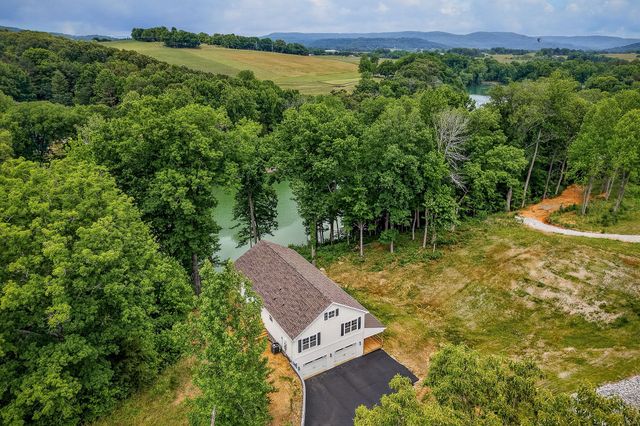 253 River Front Dr, Sparta, TN 38583