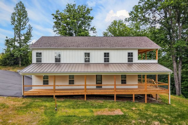 253 River Front Dr, Sparta, TN 38583